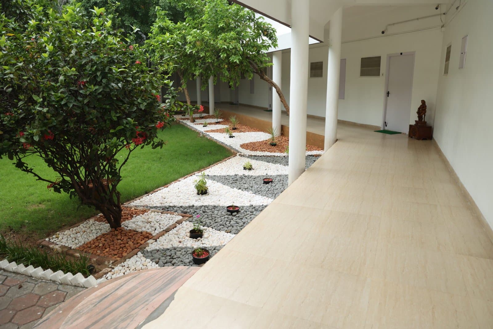 Clean corridors and peaceful passageways